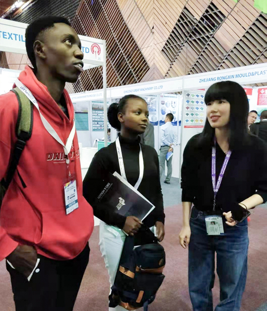 a exposição do Quênia da fábrica de máquinas para fazer sacolas não tecidas