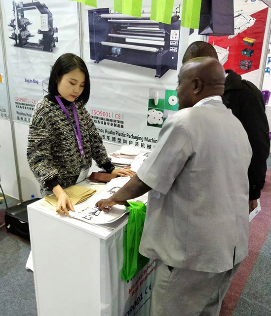 a exposição do Quênia da fábrica de máquinas para fazer sacolas não tecidas