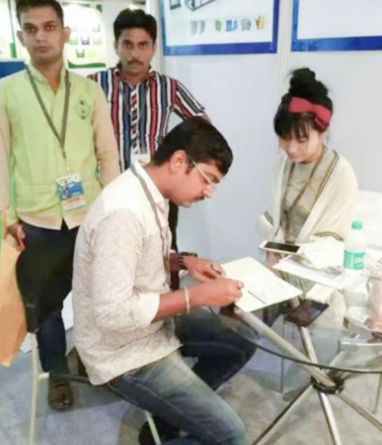 a exposição da índia da empresa de máquinas de selagem de alças