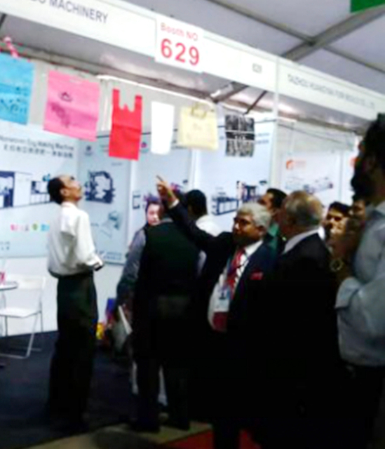 a exposição de Bangladesh da empresa de máquinas de corte não tecido